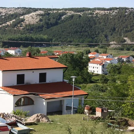 Apartment 10402a