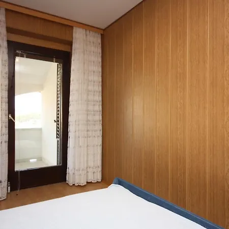 Apartment 10402a Lopar